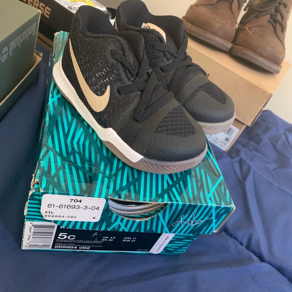 Brand new nike Kyrie Irvings